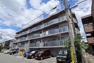ナビタウン吉岡町マンション3の外観（南東側から）