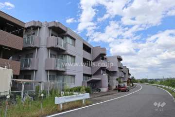 ナビタウン吉岡町マンション3の外観（北東側から）