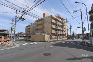 敷地北側の前面道路