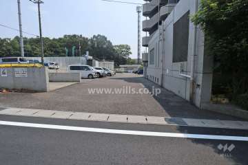 駐車場出入り口