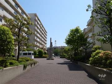 敷地中央にある広場