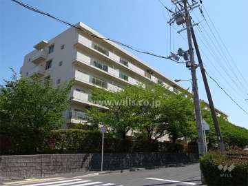 パステル千里B棟の外観（南西側から）