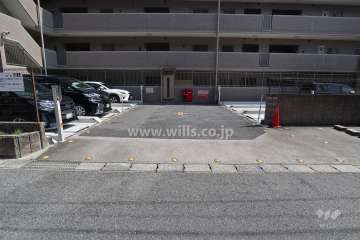 駐車場出入り口