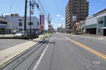 敷地北側の前面道路（東側から）