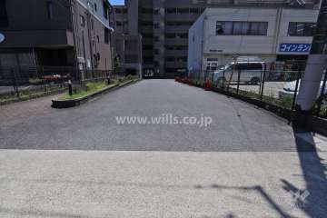 駐車場出入り口