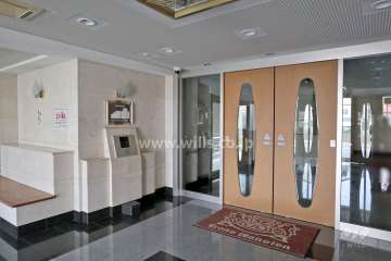 エントランスはオートロック付きです。