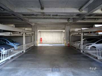 敷地内駐車場（屋内機械式）
