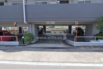 駐車場出入り口