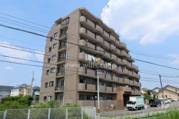 ライオンズマンション晴丘町の外観（南西側から）