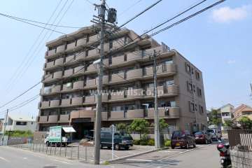 ライオンズマンション晴丘町の外観（南東側から）