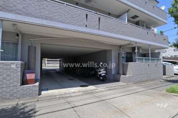 駐車場出入り口