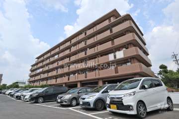 チサンマンション三郷弐番館の外観（南東側から）