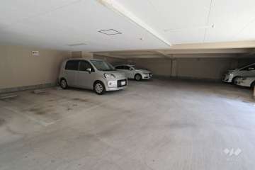 敷地内駐車場（屋内平面式）