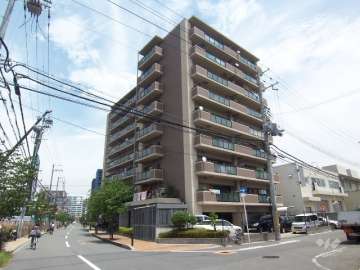 リッツパーク江坂の外観(南西側から）