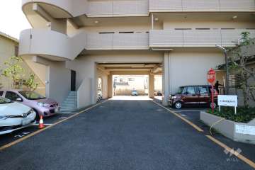駐車場の出入り口