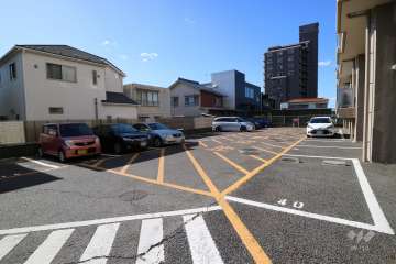 敷地内駐車場（屋外平面式）