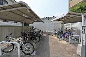 敷地部分にある駐輪場