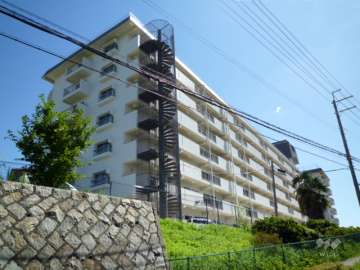 プラザ千里山の外観（北側から）