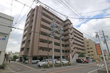 バンベール三郷の外観（北東側から）