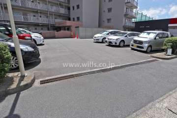 駐車場出入り口