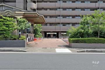 駐車場出入り口