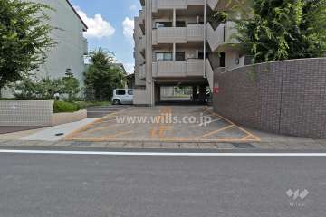 駐車場出入り口