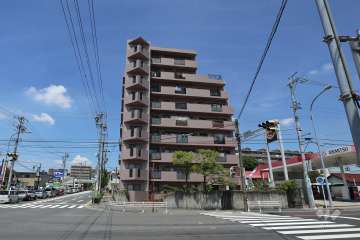 アイ旭の外観（南側から）