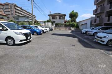 敷地内駐車場（屋外平面式）