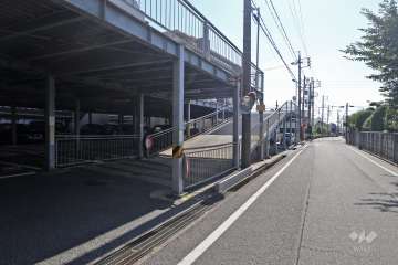 北側駐車場の出入り口