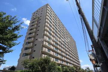 パークシティ三郷壱番館の外観（南西側から）