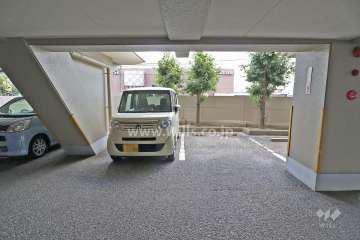 敷地内駐車場（屋外平面式）