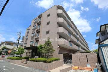 ロイヤルシャトー緑ヶ丘の外観（南西側から）