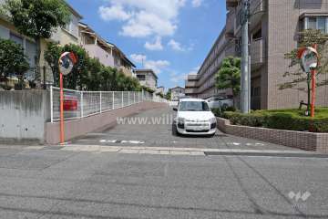 駐車場出入り口