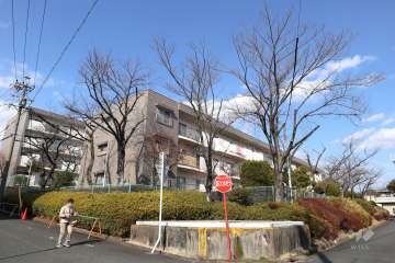 本地ヶ原住宅1号棟の外観(南西側から）