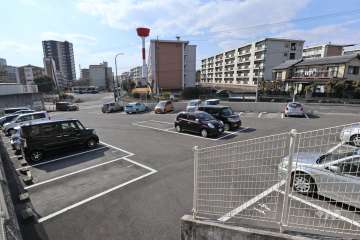 敷地内駐車場（屋外平面式）