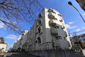 本地ヶ原住宅8号棟の外観(北西側から）