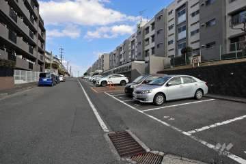 敷地内駐車場（屋外平面式）