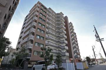 クレステージ築地口の外観（北側から）