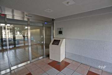 エントランスはオートロック付きです。