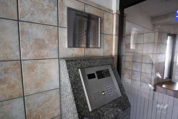 オートロックの操作盤、案内板