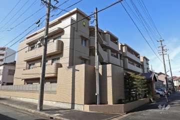 エスポア惟信の外観（北東側から）