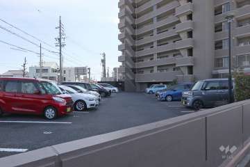敷地内駐車場（屋外平面式）