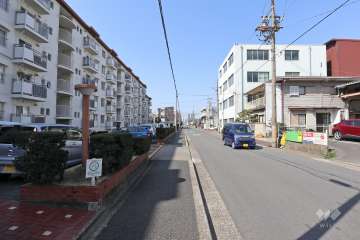 敷地北側の前面道路