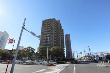 ライオンズマンション港栄の外観（北東側から）