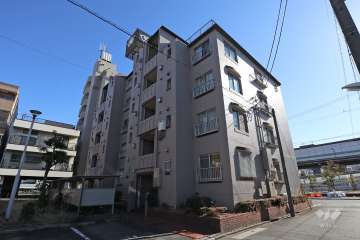 宝マリーンハイツE棟の外観（北西側から）