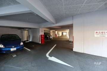 敷地内駐車場（屋内平面式）