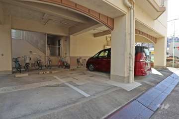 敷地内駐車場（屋内平面式）