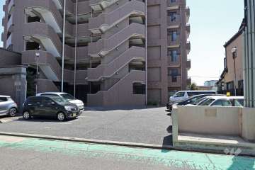 敷地内駐車場（屋外平面式）