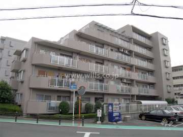 北西側から見た外観
