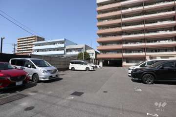 敷地内駐車場（屋外平面式、屋内平面式）